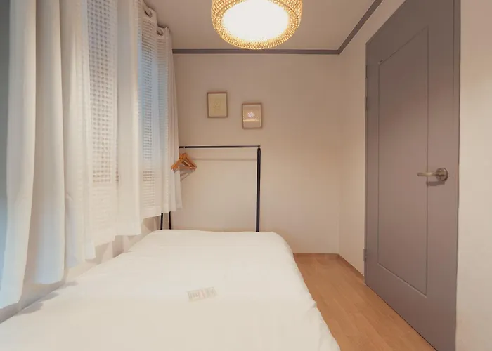 Station On Foot Private Entrance Maximum 7 People Netflix Free Wifi Comfort Apartment *